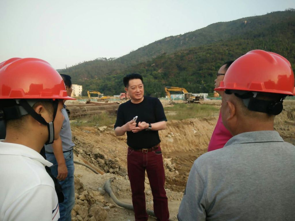 杨文龙董事长到珠海横琴视察指导事情 (1).jpg